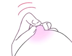 親指・中指で乳首を挟んで、人差し指でなでる