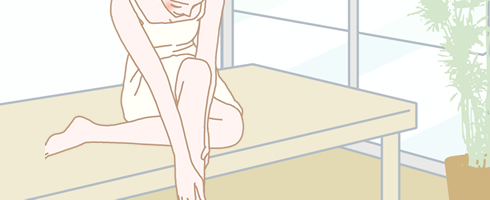 足を触りながら微笑む女性のイラスト