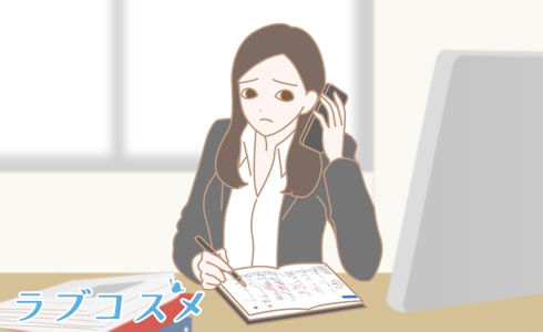 仕事のストレスで生理に影響が出ている女性