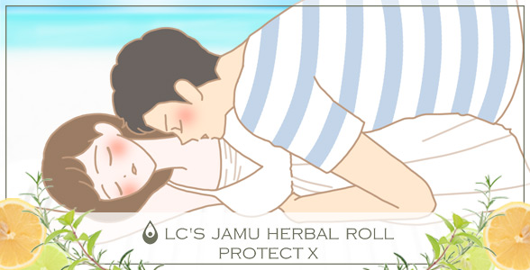 海辺でクンクンする男女